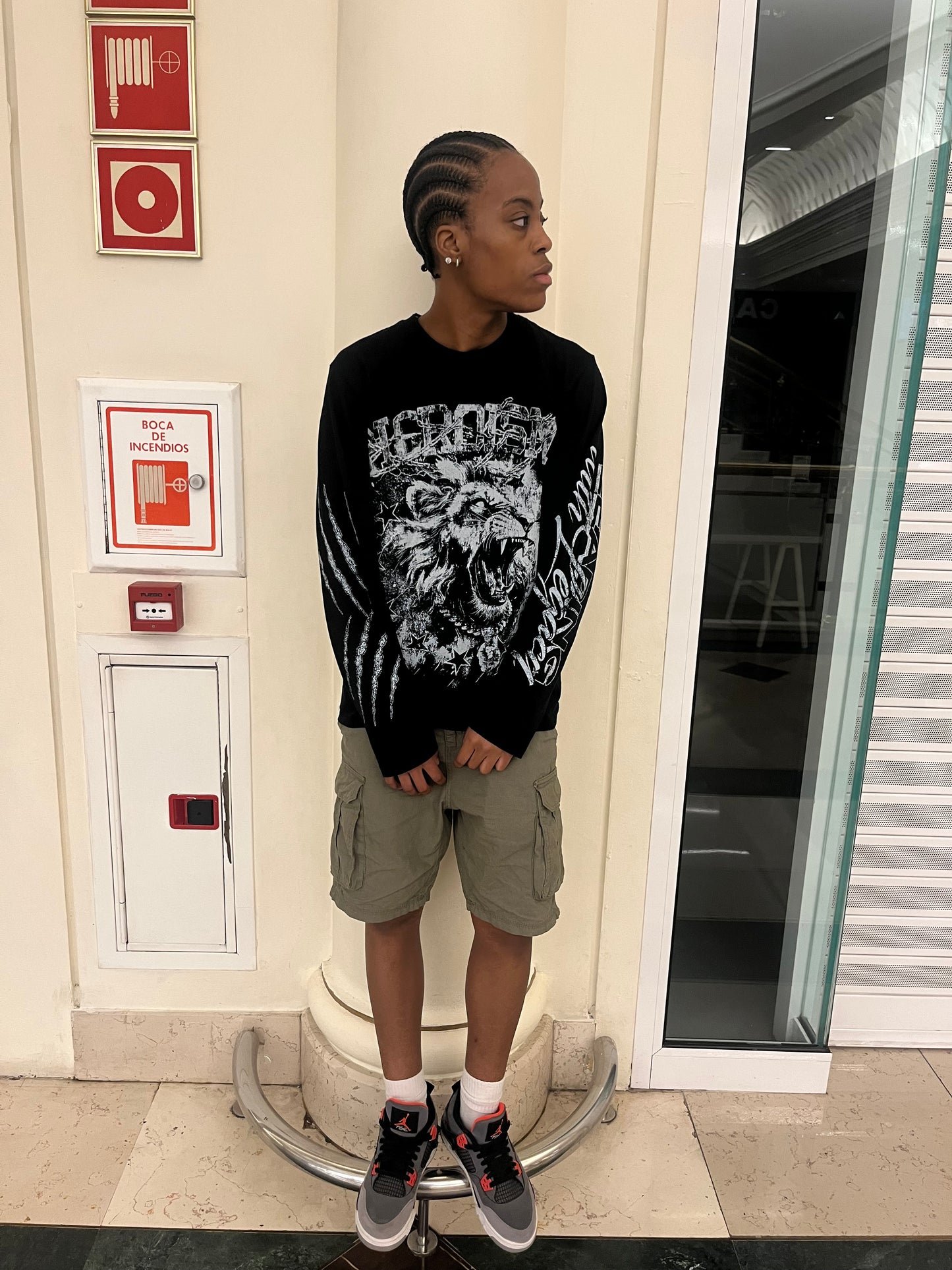 Black Leader’s Den Longsleeve